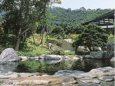 Open-air bath